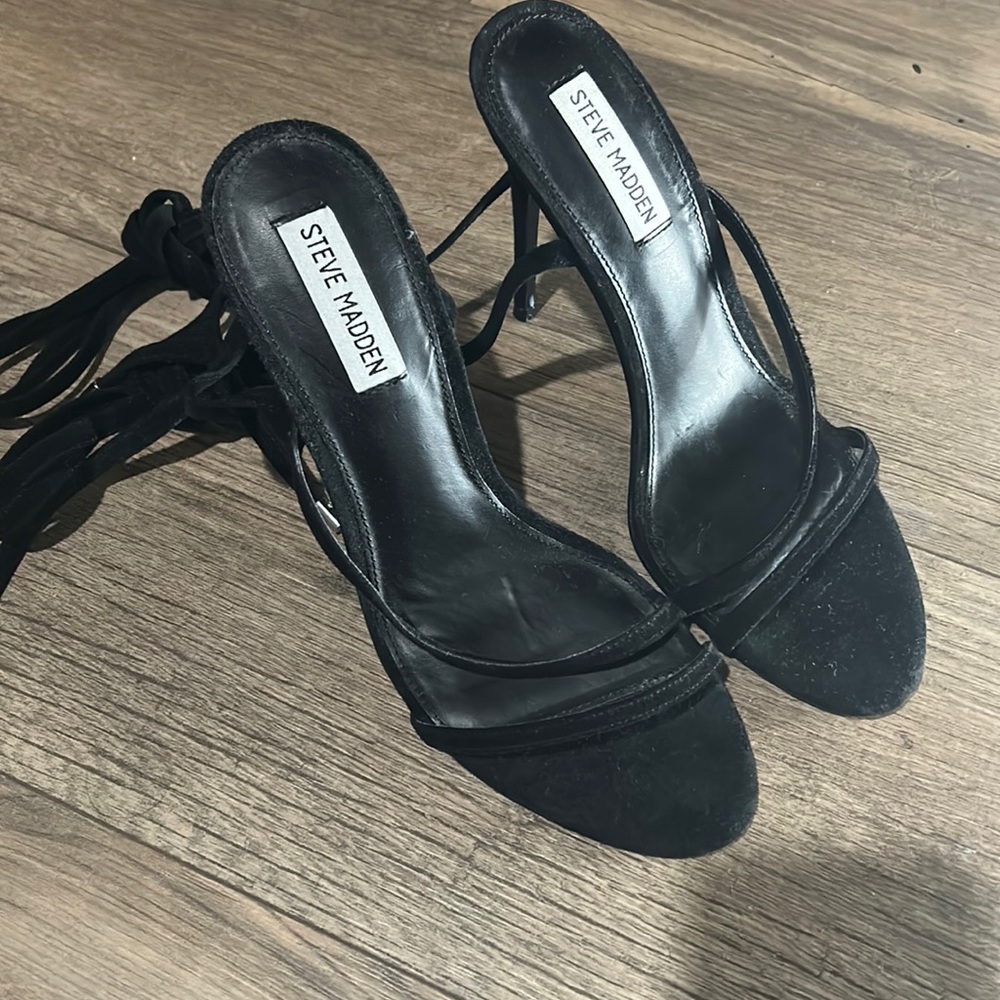 SEXY STEVE MADDEN LACE UP PUMPS